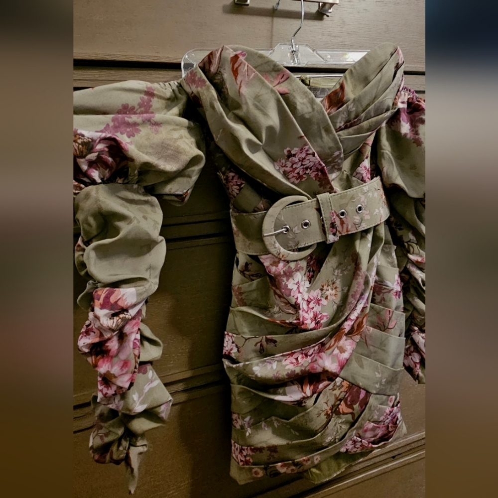 Perfect for fall belted dress